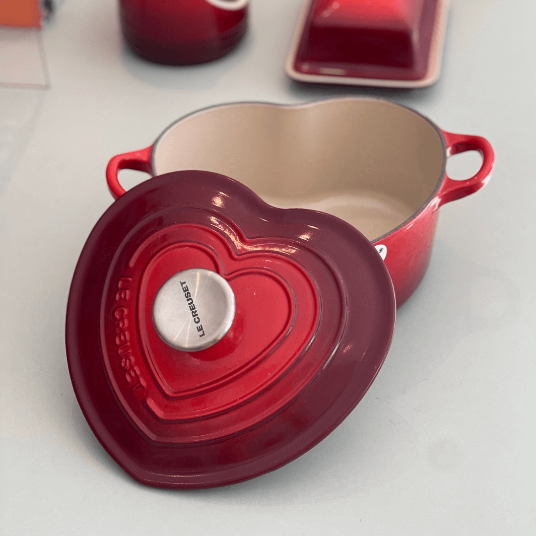 Panela Coração com Pegador de Aço Vermelha 25cm Le Creuset