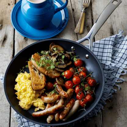 Frigideira Rasa Antiaderente TNS Pro 26cm Le Creuset