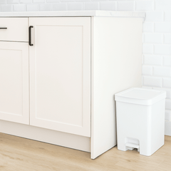 Lixeira de Pedal Trium Branco 12 Litros