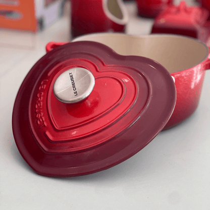 Panela Coração com Pegador de Aço Vermelha 25cm Le Creuset