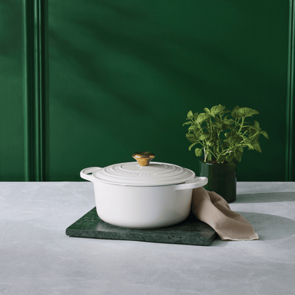 Panela Redonda Signature Branca com Pegador Dourado 20cm Le Creuset